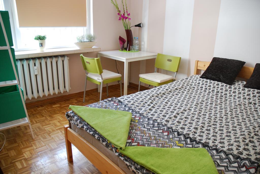 Lama Rooms Varsovie Chambre photo
